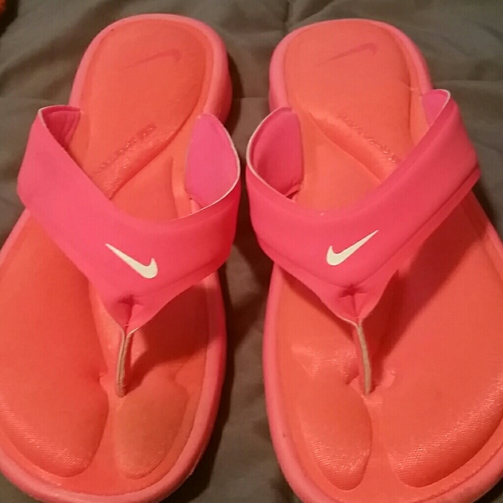 Nike flip flops